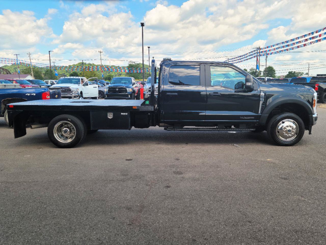 Used 2024 Ford F550 4x4 Crew Cab Super Duty image 18