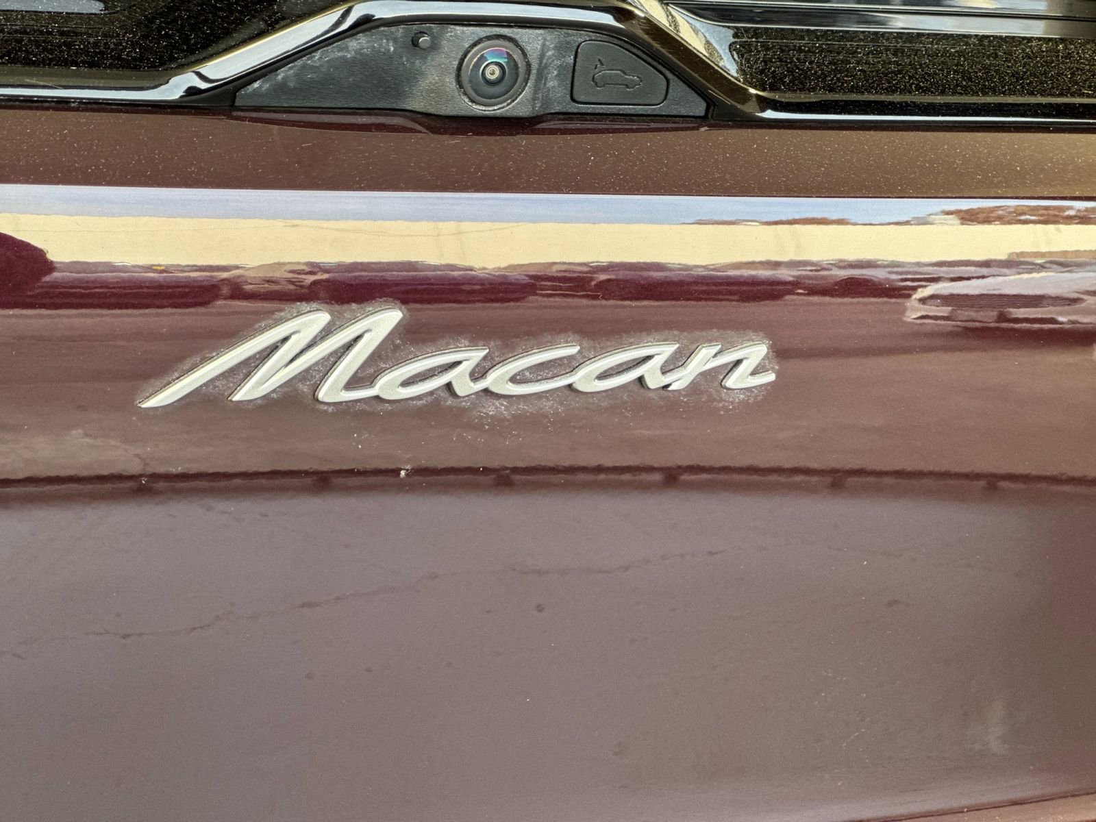 Certified 2025 Porsche Macan Electric RWD image 35