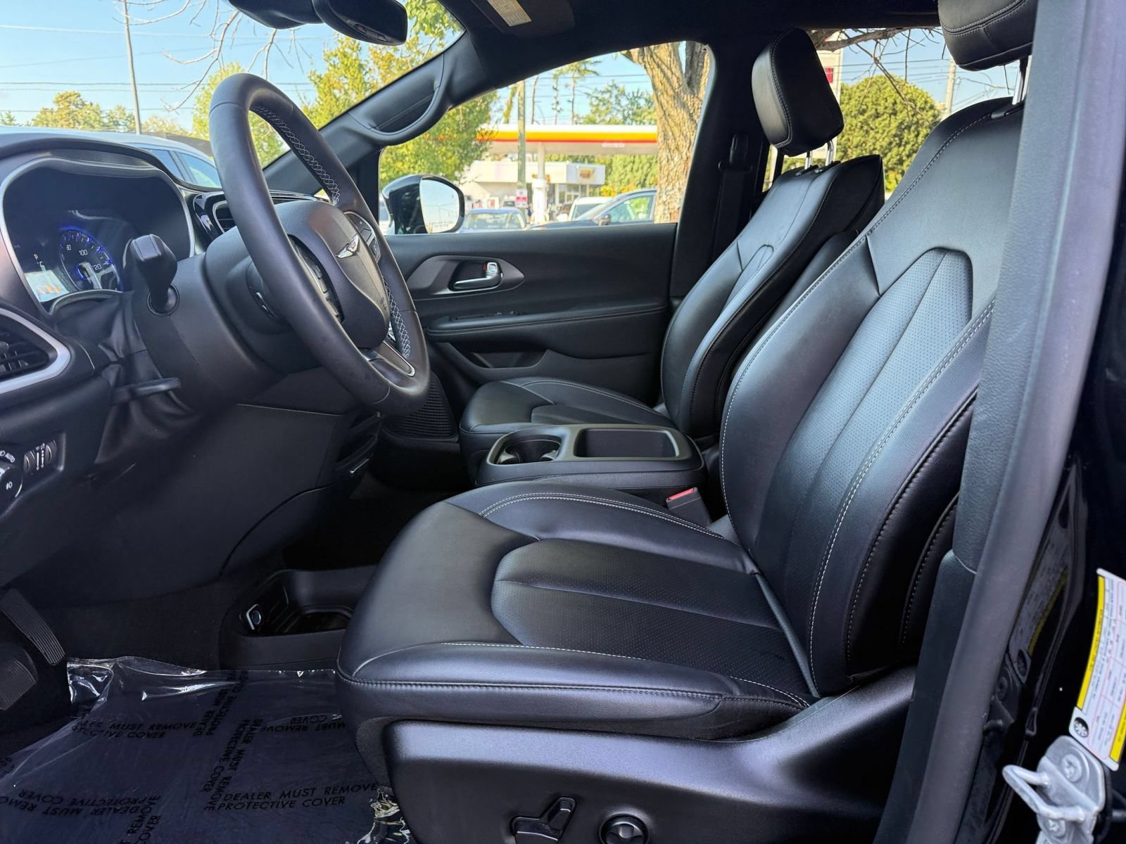 Used 2025 Chrysler Pacifica Select FWD image 28