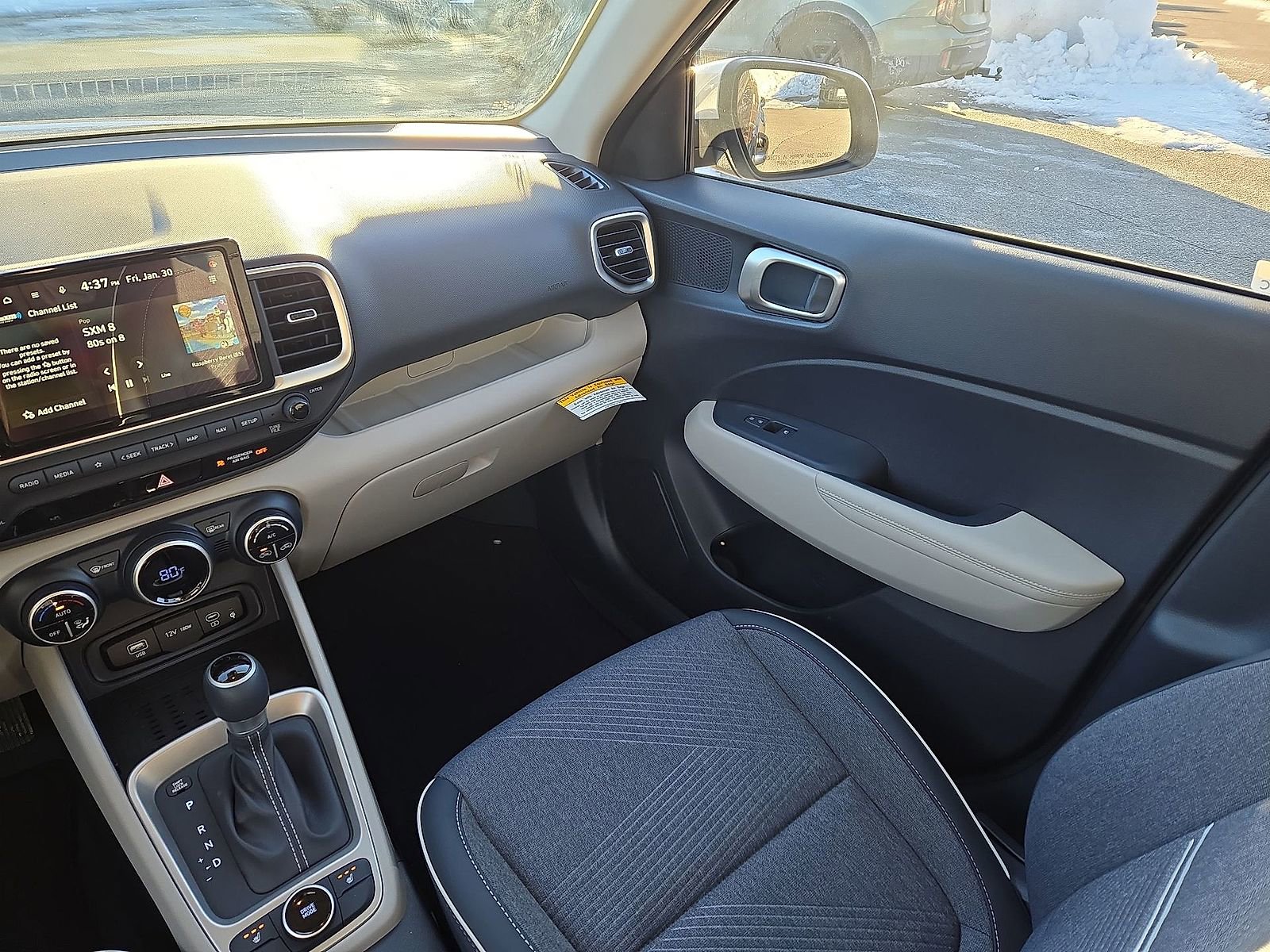Certified 2025 Hyundai Venue Limited FWD image 11
