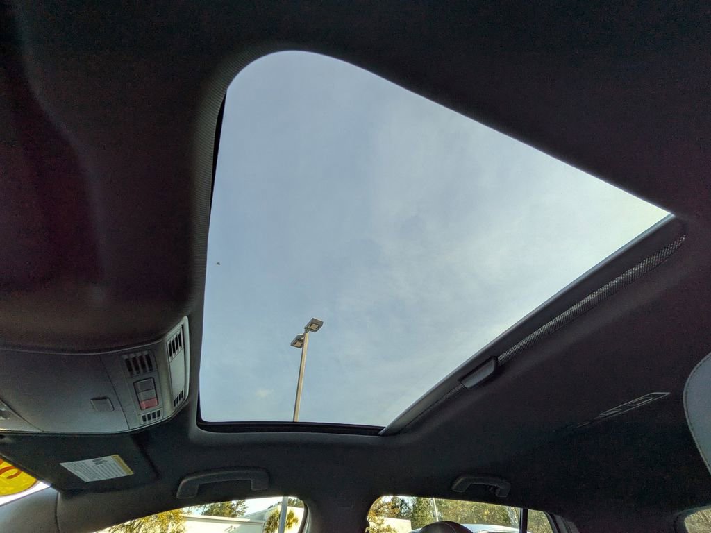 Used 2017 Volkswagen GTI SE image 22