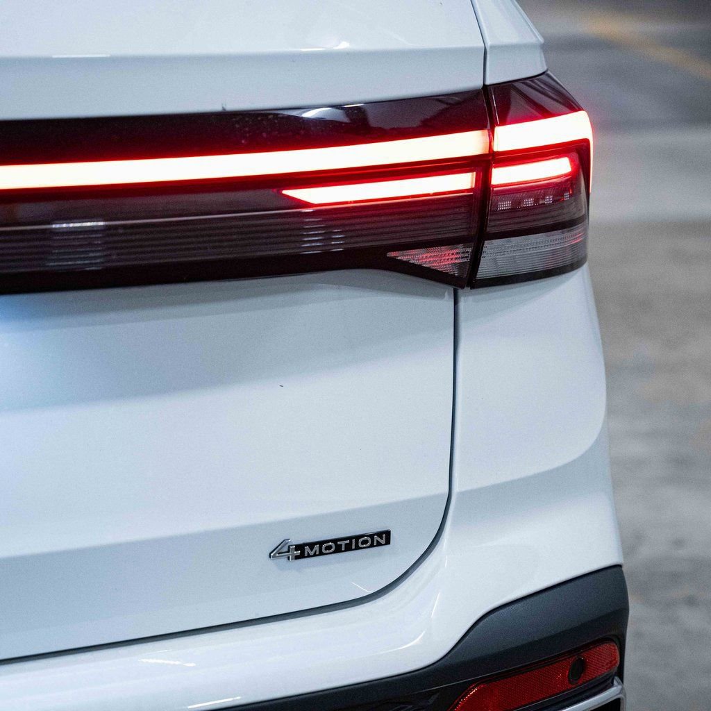 New 2025 Volkswagen Taos SE image 6