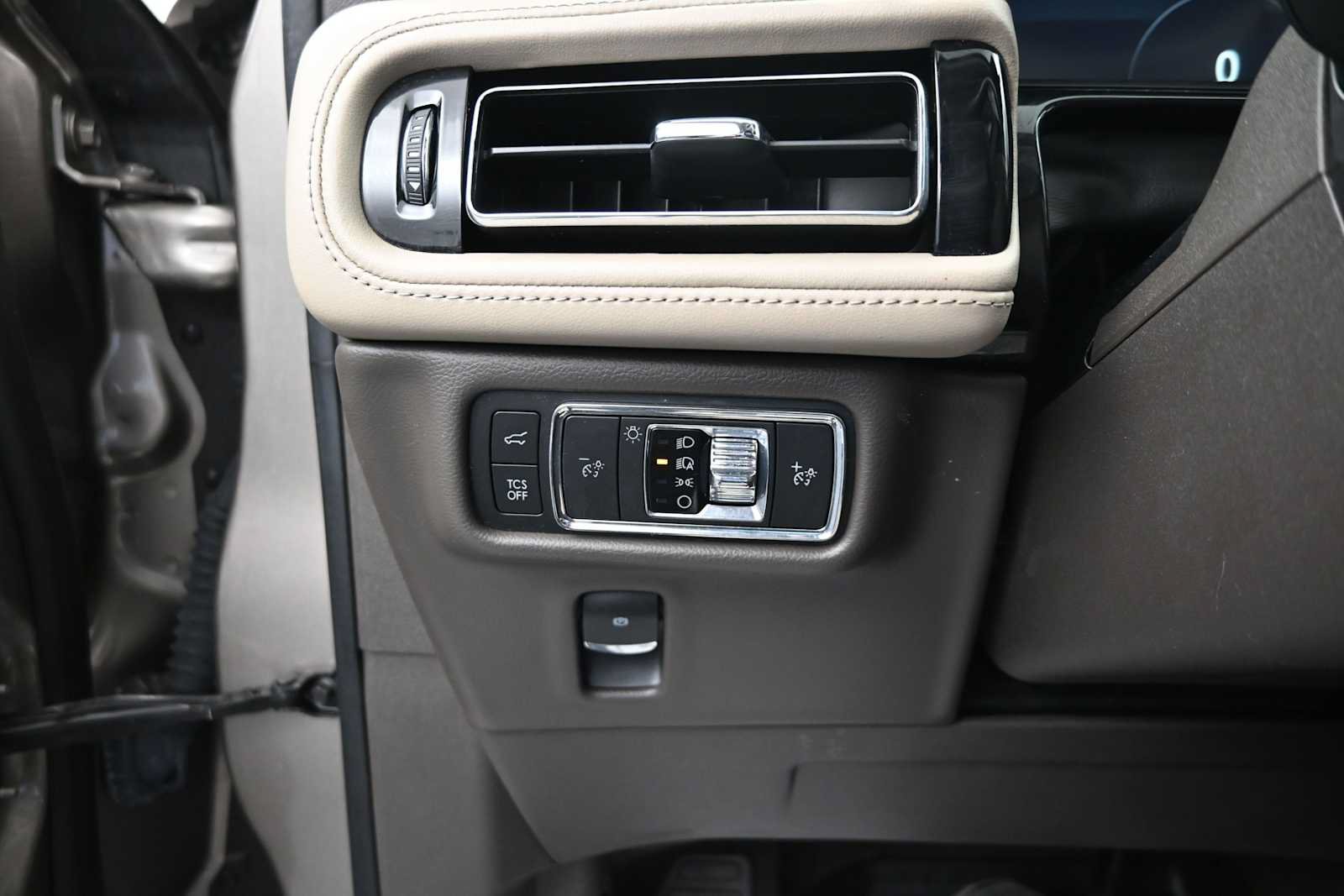 Used 2021 Lincoln Nautilus Reserve AWD/4WD image 17
