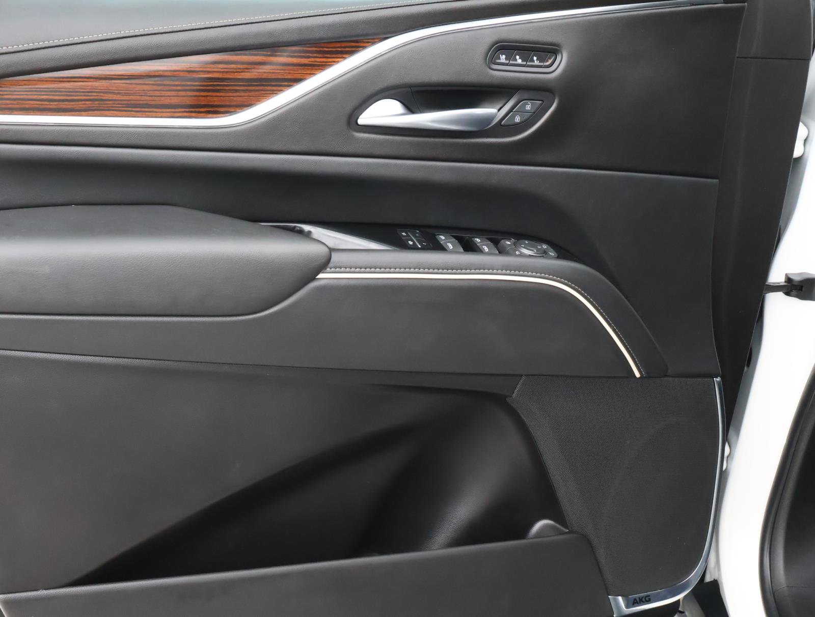 Used 2022 Cadillac Escalade ESV Premium Luxury AWD/4WD image 21