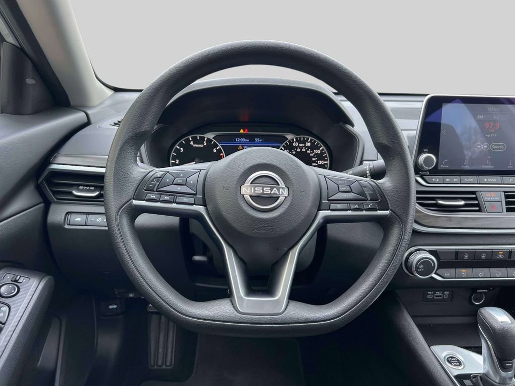 Used 2024 Nissan Altima 2.5 SV image 14