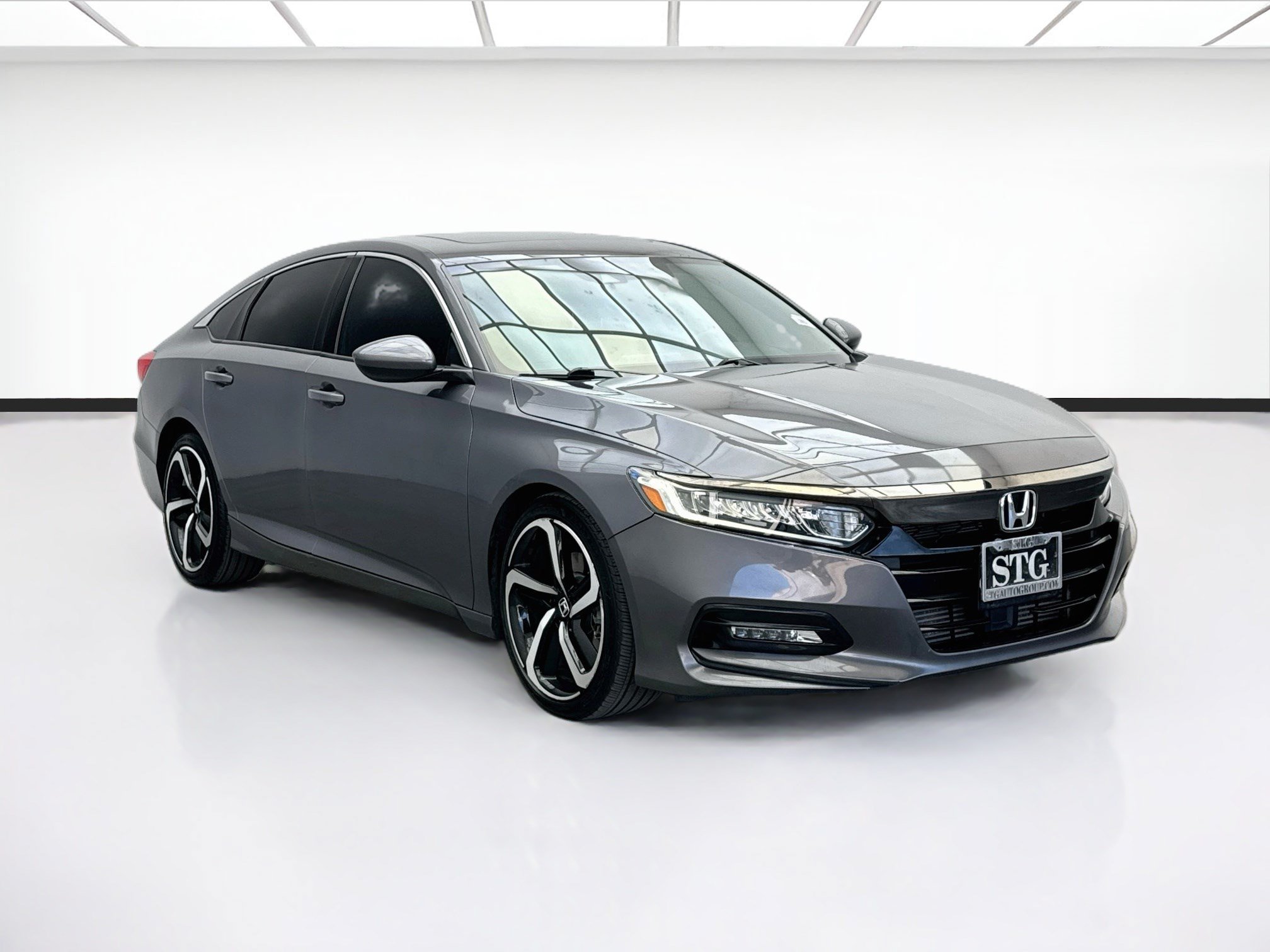 Used 2019 Honda Accord Sport image 3