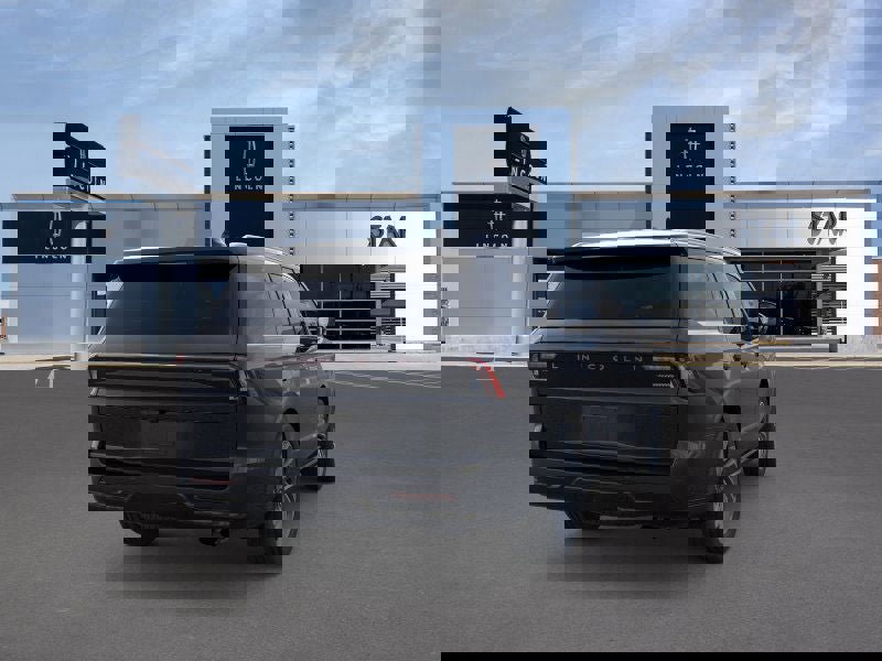 New 2026 Lincoln Navigator Reserve image 8