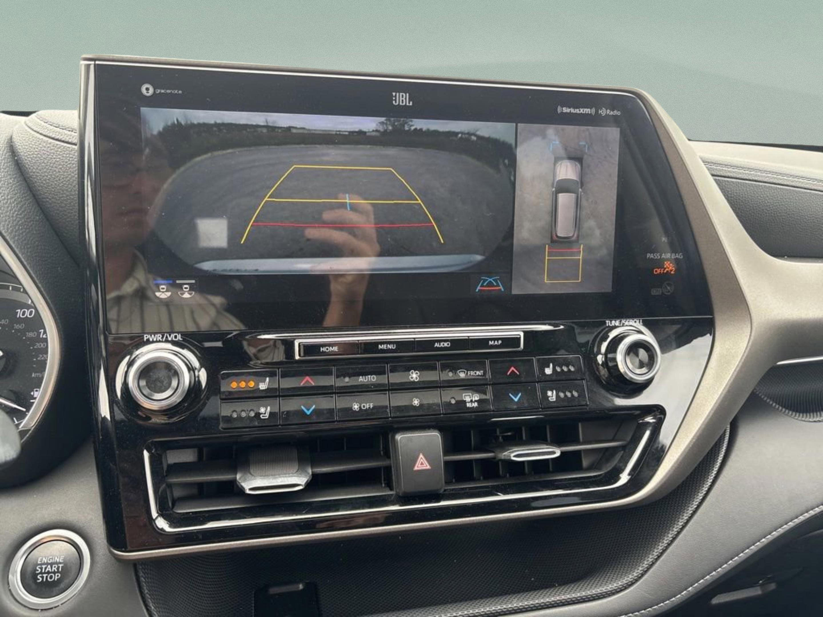 Used 2020 Toyota Highlander Limited image 19