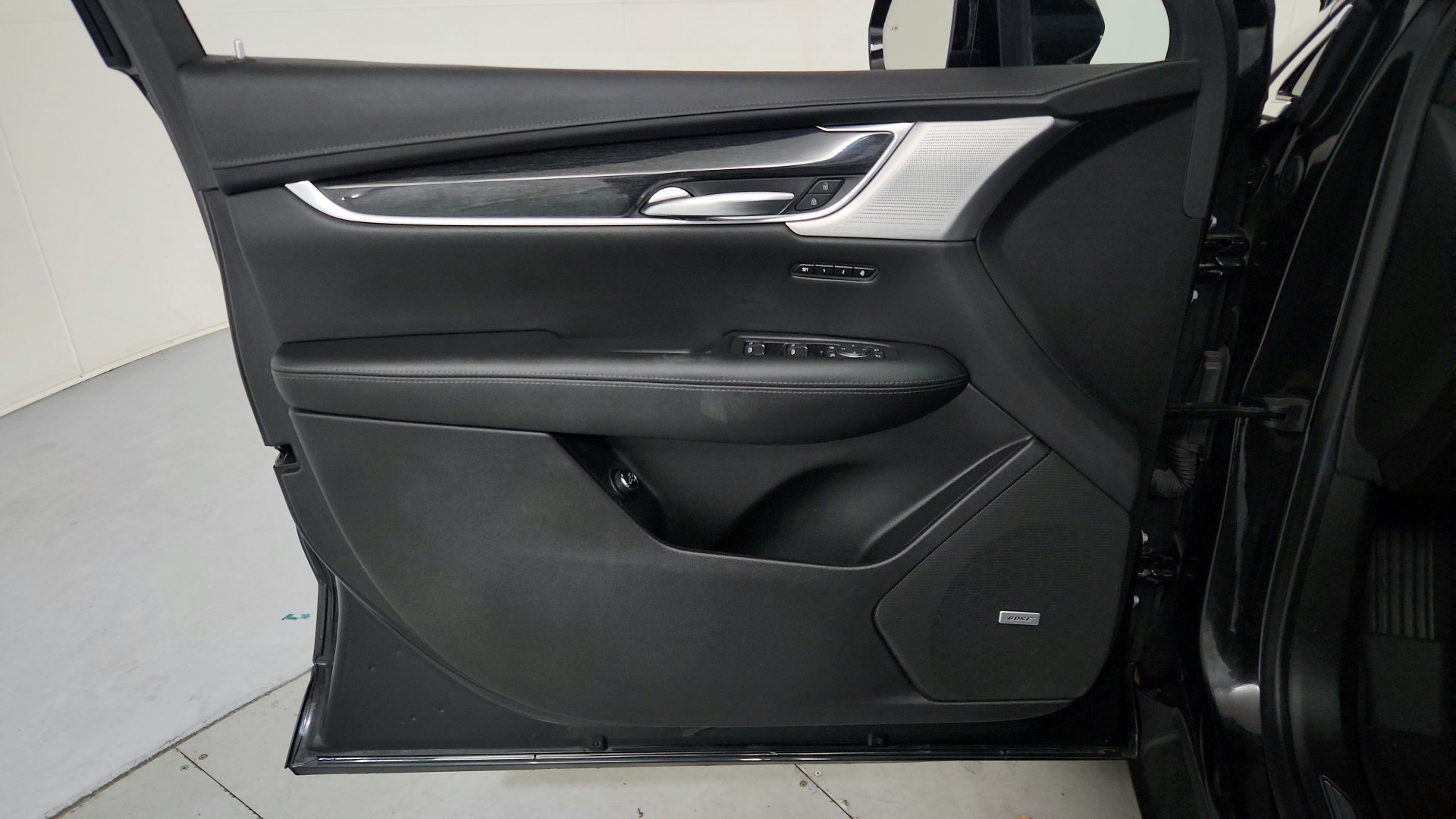 Certified 2020 Cadillac XT5 Premium Luxury w/ LPO, Floor Liner Package FWD image 16