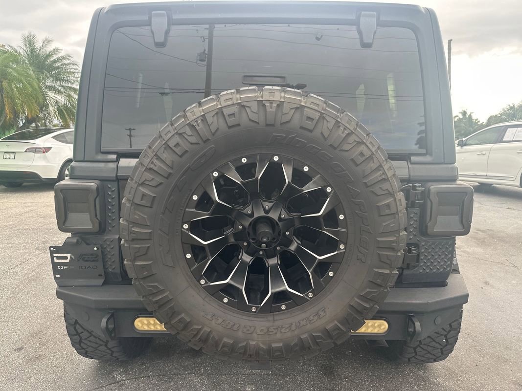 Used 2020 Jeep Wrangler Unlimited Sahara image 8