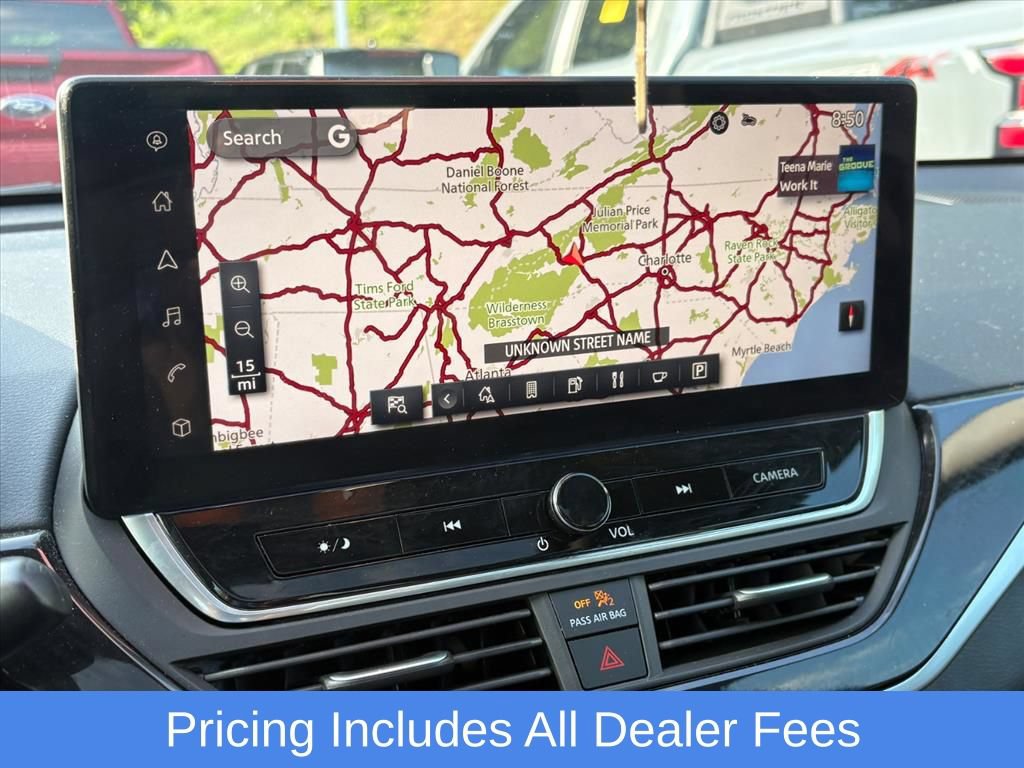 Used 2023 Nissan Altima 2.5 SR w/ SR Premium Package AWD/4WD image 8