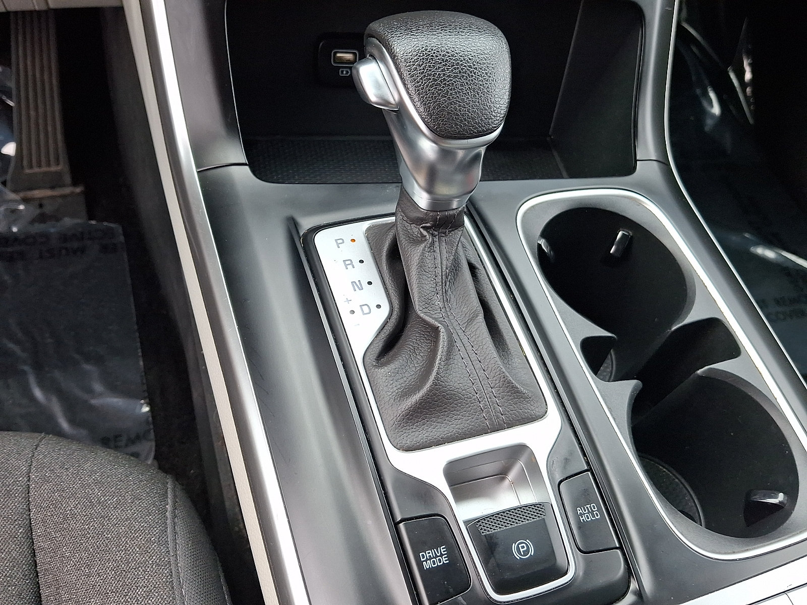 Used 2023 Kia Carnival LX FWD image 14