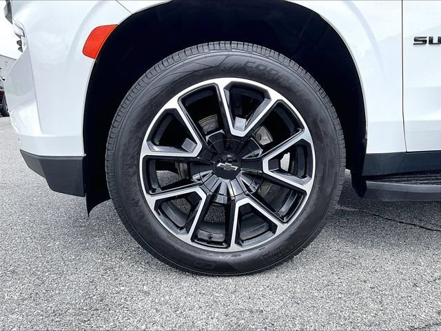 Used 2022 Chevrolet Suburban RST w/ Luxury Package AWD/4WD image 7