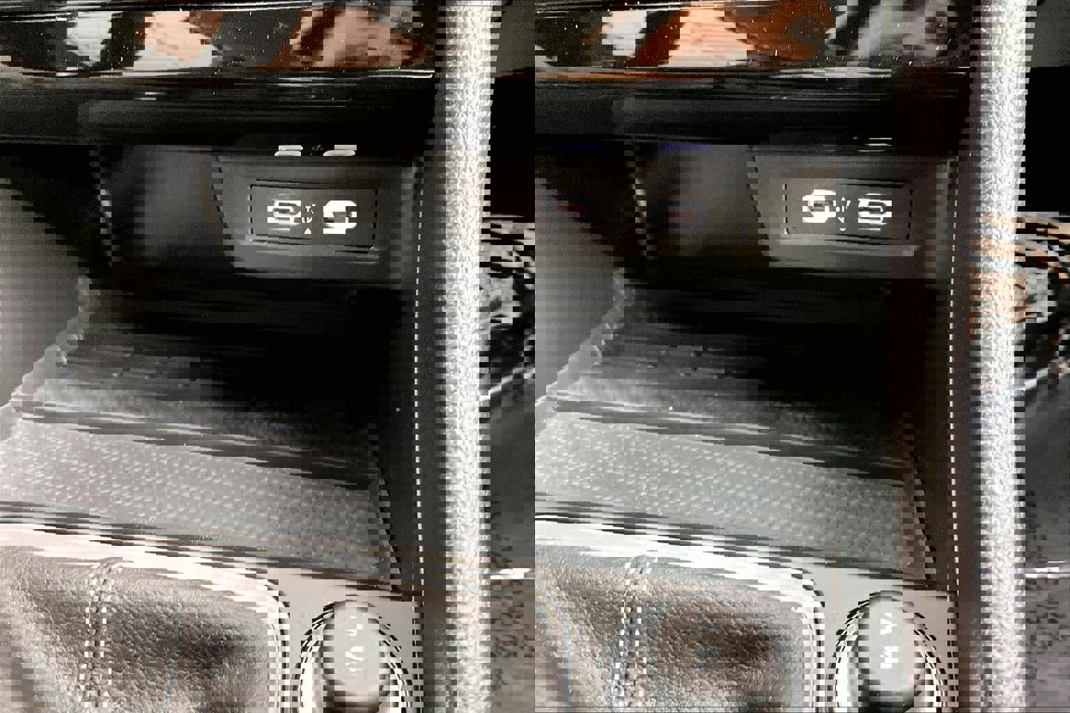 Used 2025 Volkswagen Jetta SE w/ Black Wheel Package image 35