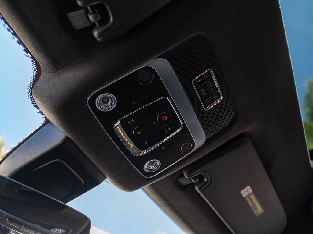 Used 2025 Bentley Flying Spur Plug-In Hybrid AWD/4WD image 45