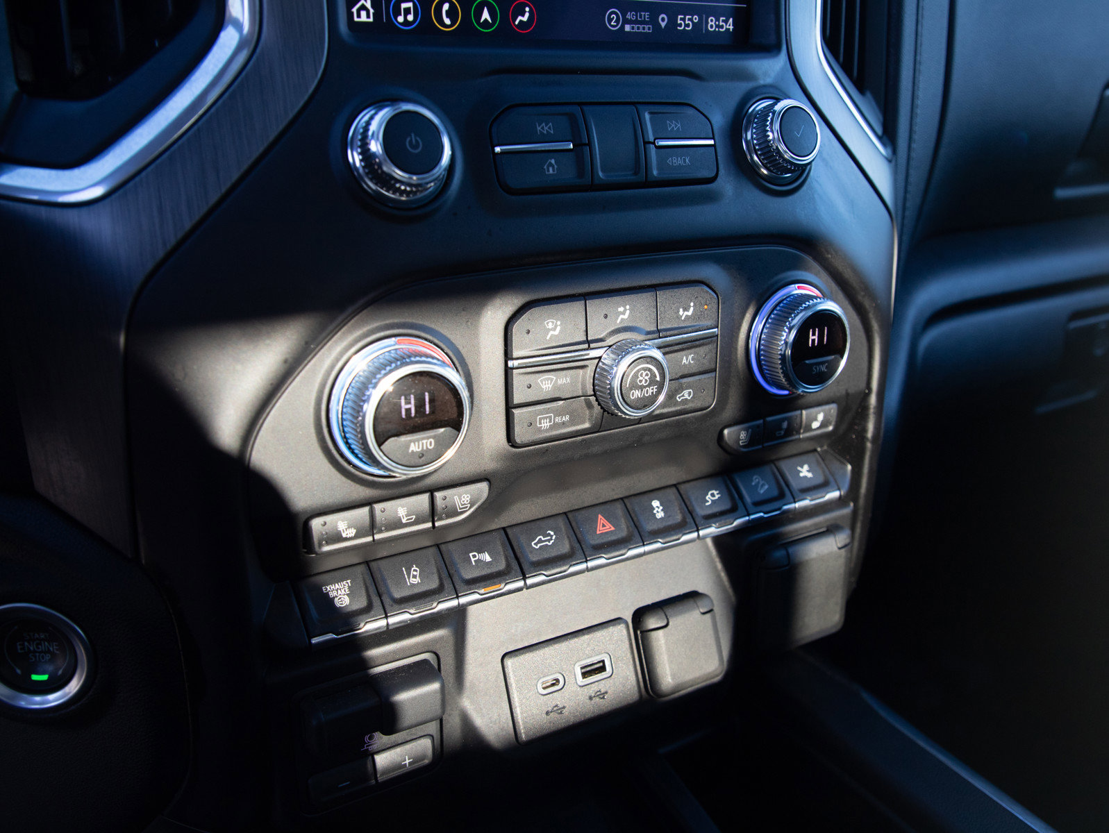 Used 2022 GMC Sierra 3500 Denali w/ Denali Black Diamond Edition image 20