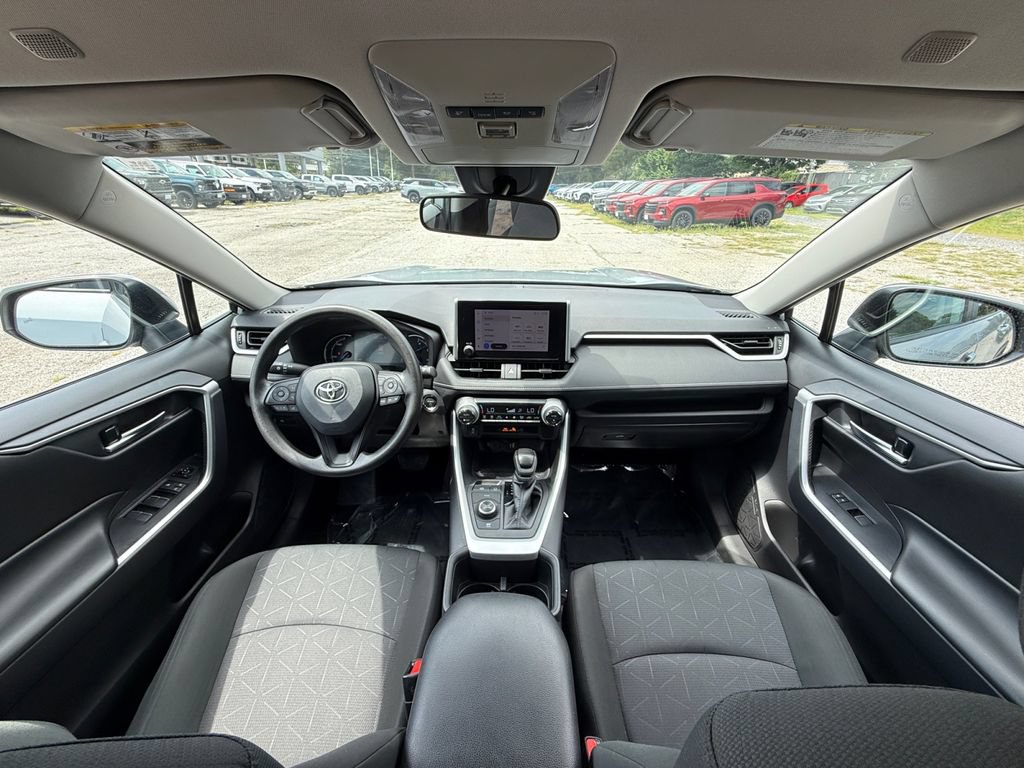 Used 2024 Toyota RAV4 XLE AWD/4WD image 21