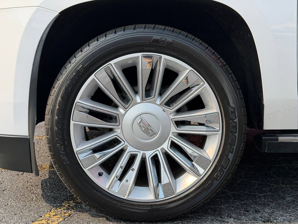 Used 2019 Cadillac Escalade ESV Platinum AWD/4WD image 11