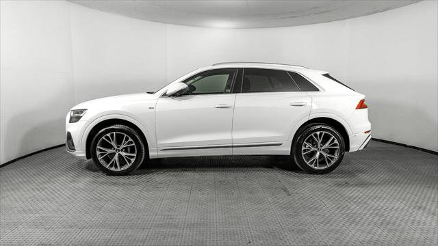 Used 2022 Audi Q8 Premium Plus image 3