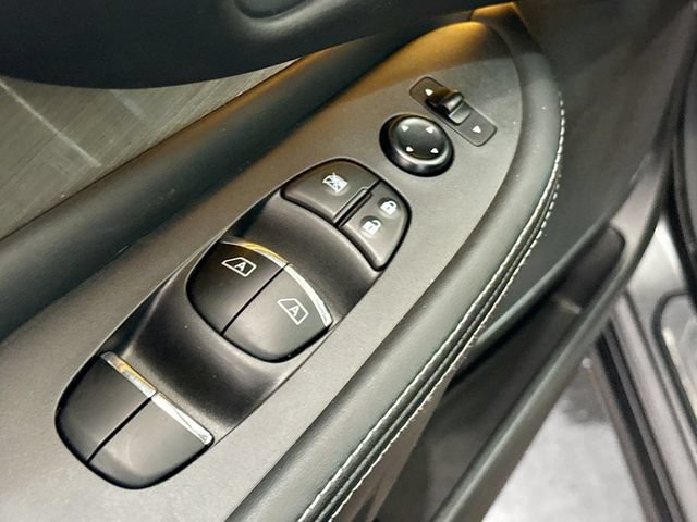 Used 2016 Nissan Murano SL w/ SL Technology Package AWD/4WD image 18