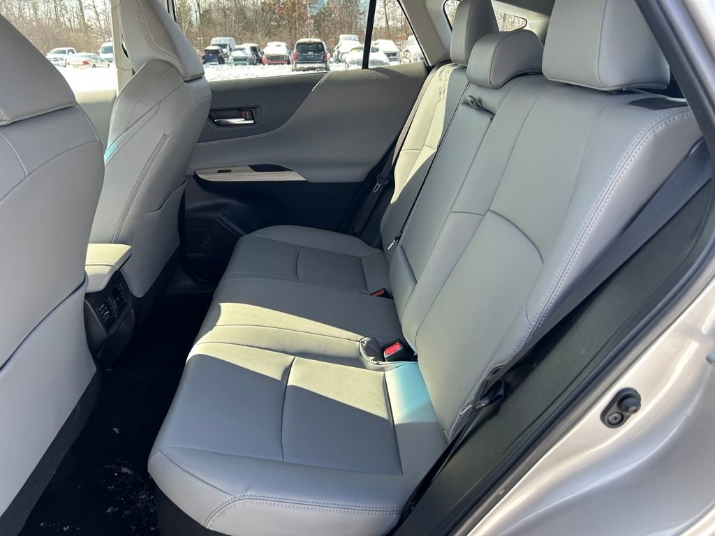 Used 2024 Toyota Venza XLE image 23