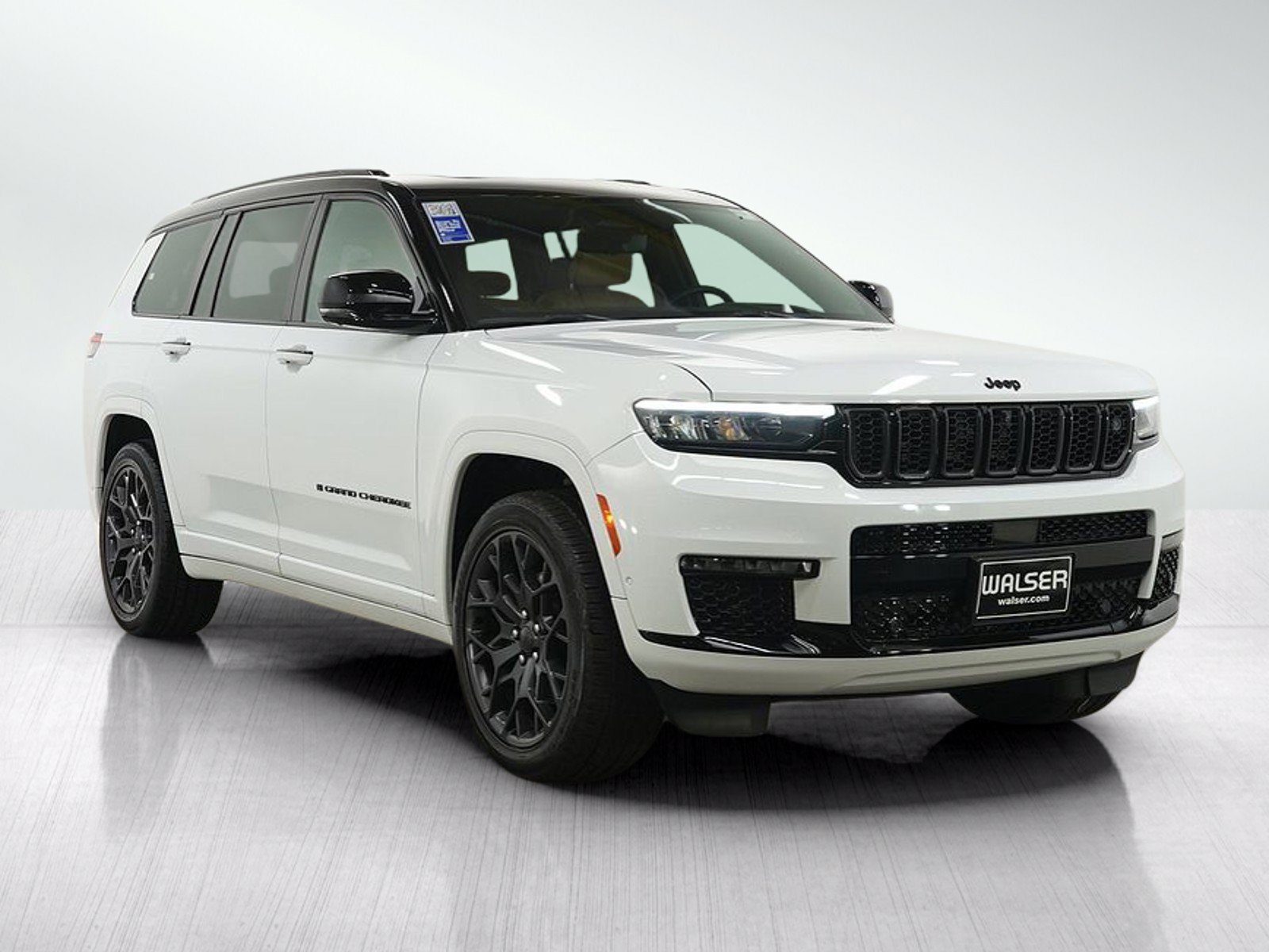 Used 2025 Jeep Grand Cherokee L Summit AWD/4WD image 7