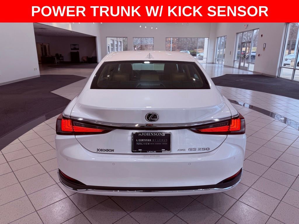 Certified 2024 Lexus ES 250 w/ Premium Package image 6