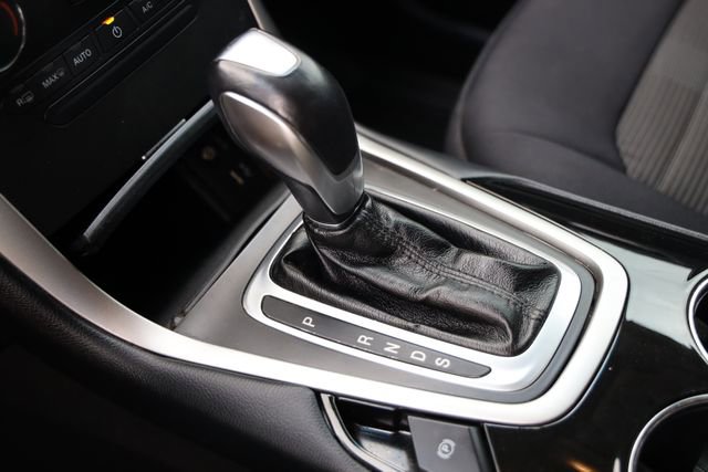 Used 2015 Ford Edge SEL FWD image 20