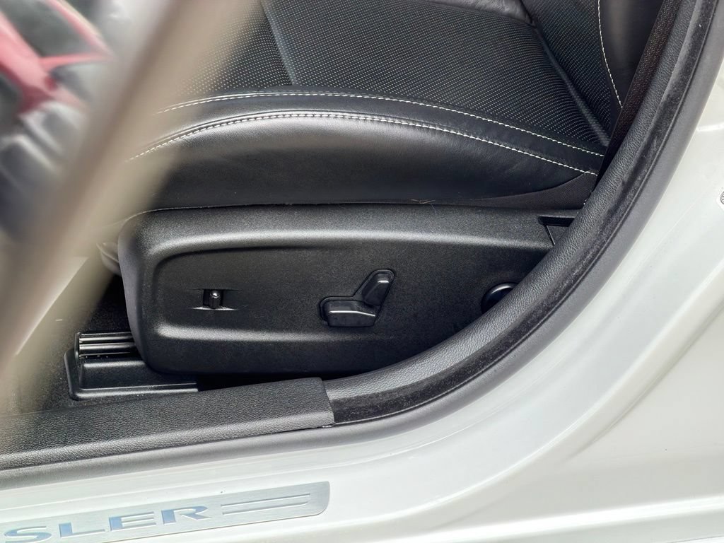 Used 2023 Chrysler 300 C RWD image 17