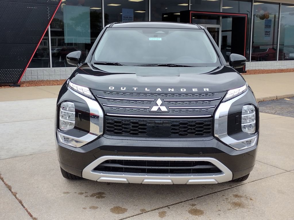 New 2025 Mitsubishi Outlander SE image 13