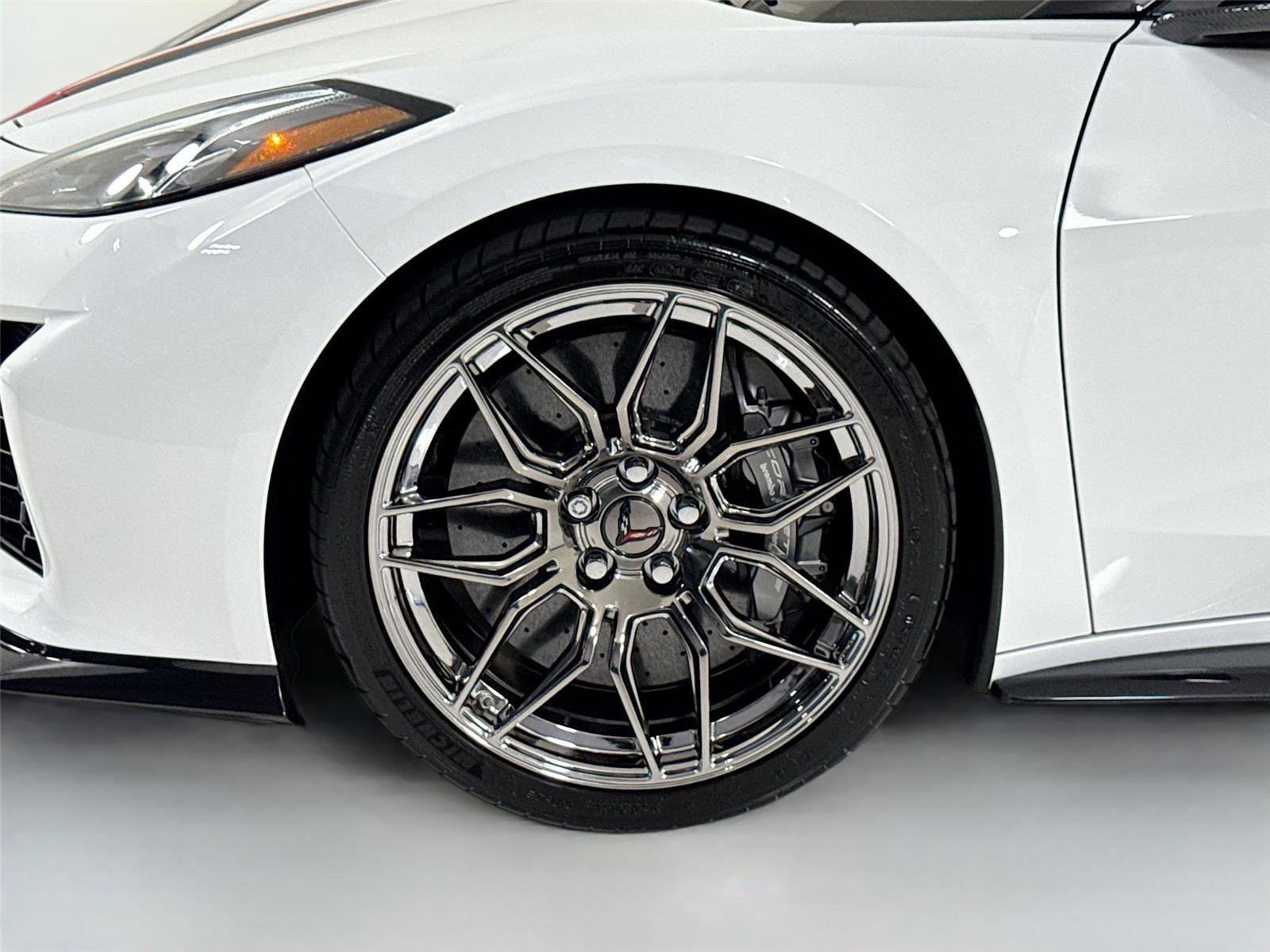 Used 2025 Chevrolet Corvette Z06 RWD image 40