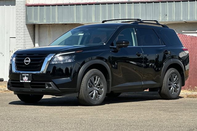 New 2025 Nissan Pathfinder SV image 8