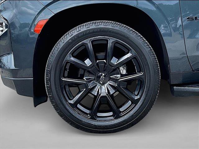 Used 2021 Chevrolet Suburban RST w/ Luxury Package AWD/4WD image 10