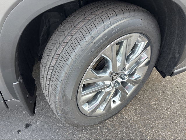 New 2026 Toyota Highlander Limited image 9