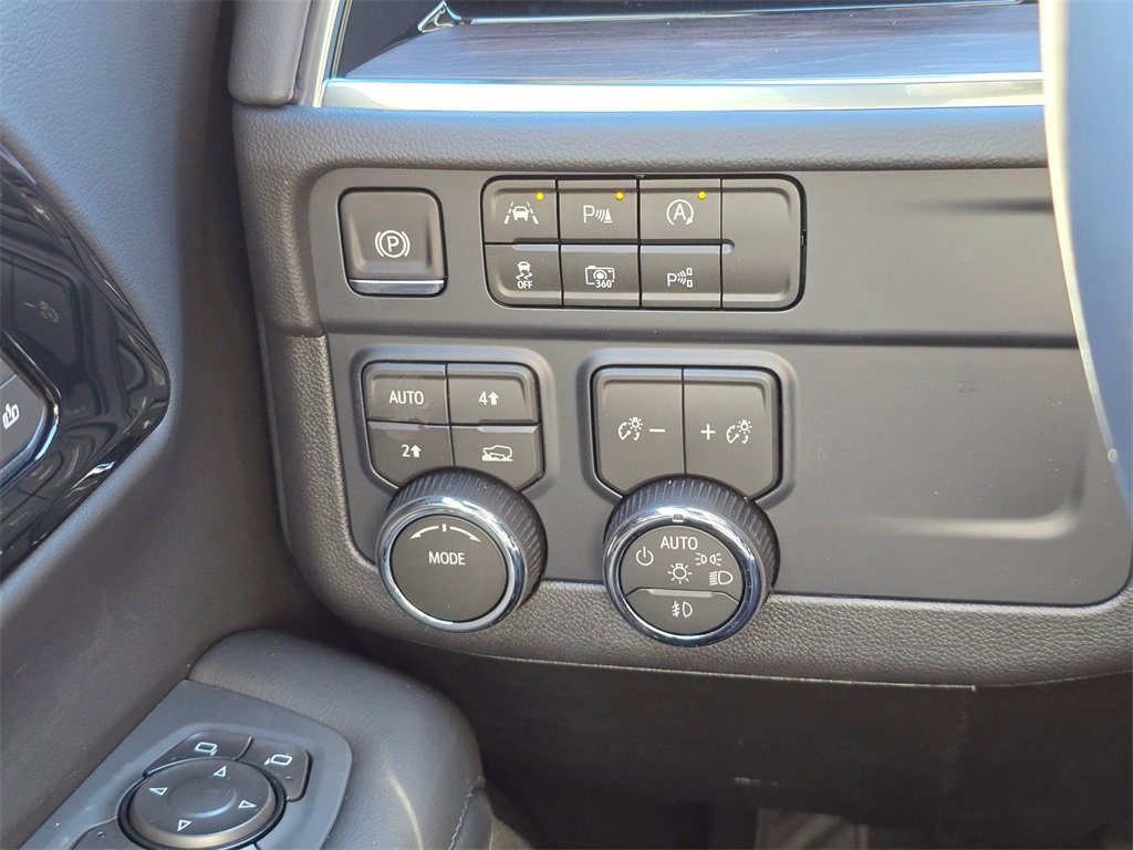 New 2026 Chevrolet Suburban LT w/ Comfort Package image 31