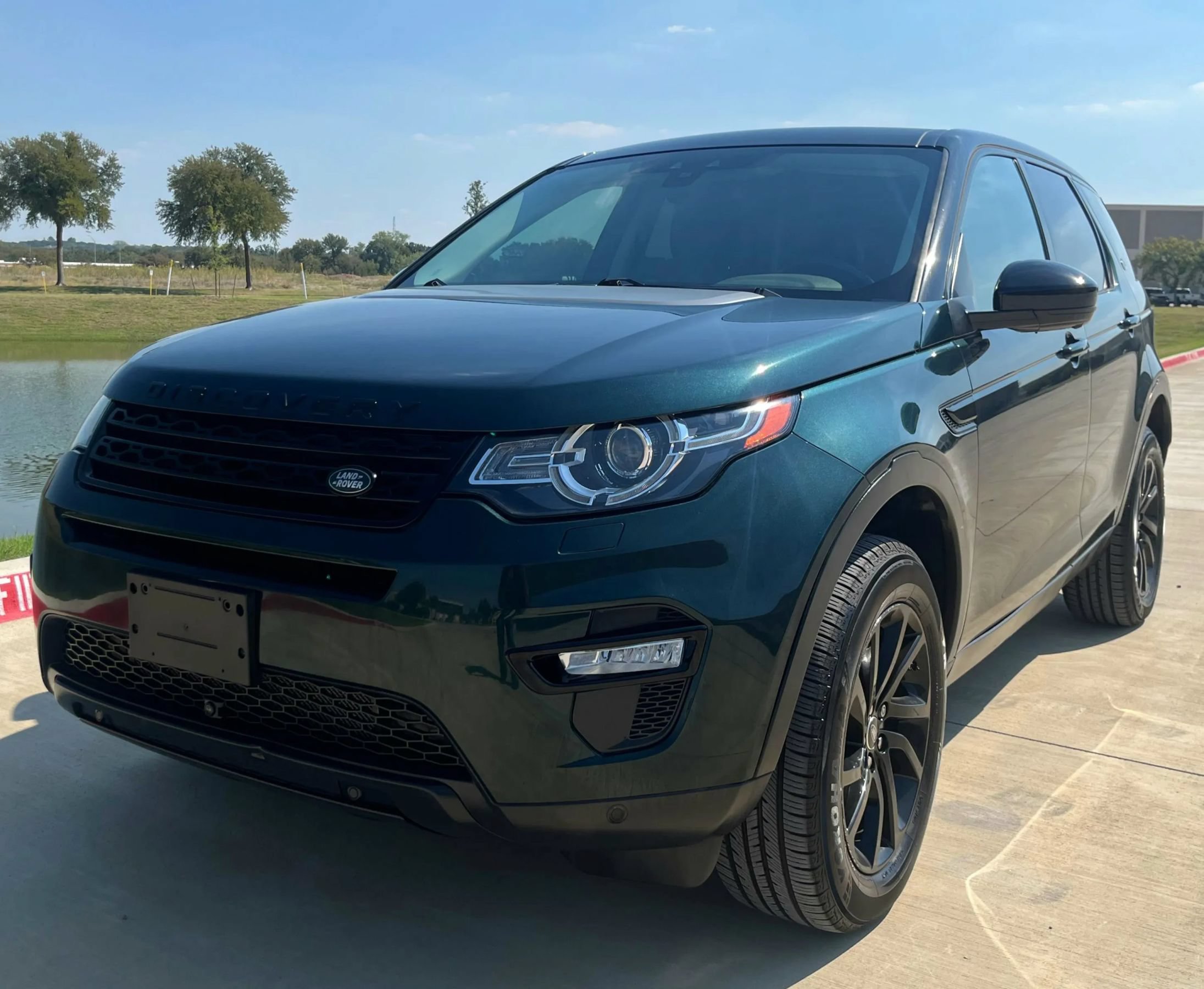 Used 2016 Land Rover Discovery Sport HSE AWD/4WD image 5