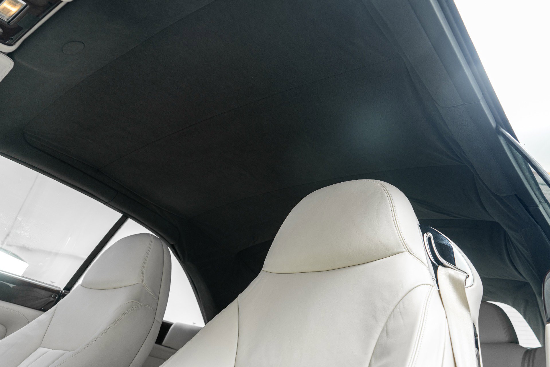 Used 2009 Bentley Azure RWD image 41