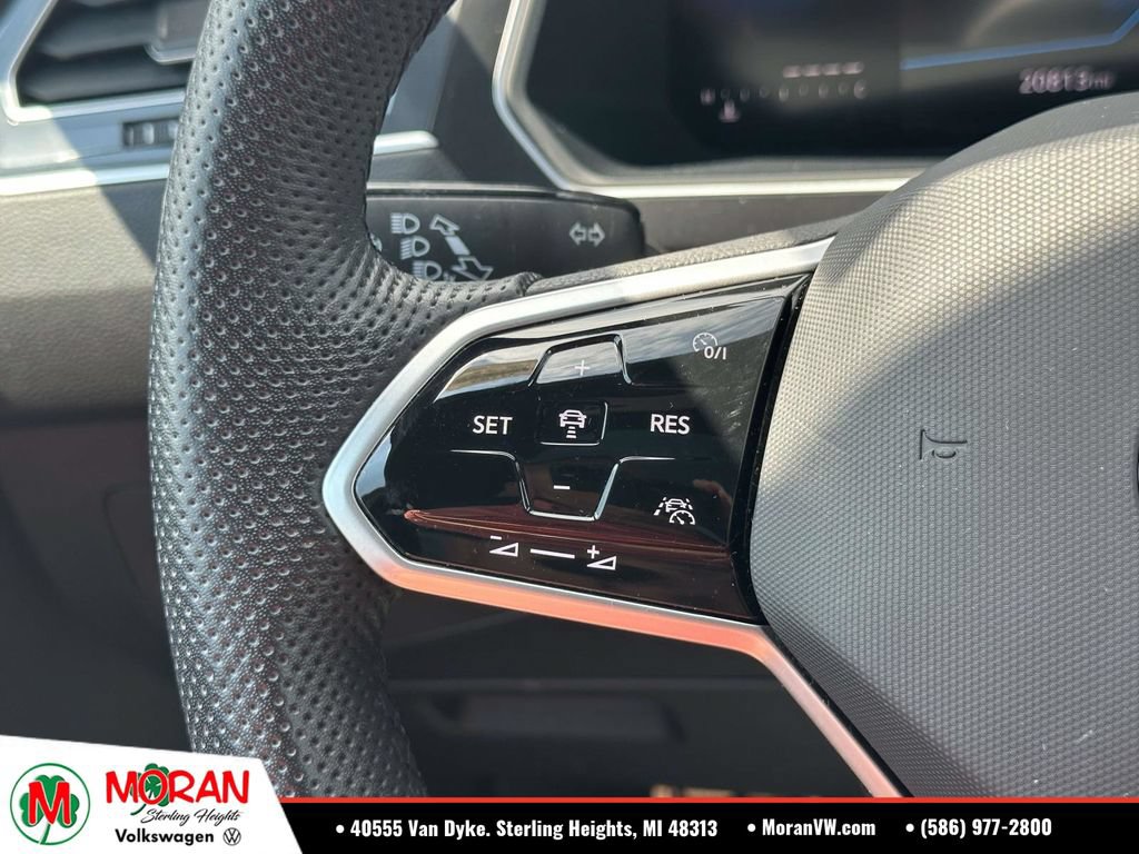 Certified 2023 Volkswagen Tiguan SE R-Line AWD/4WD image 26