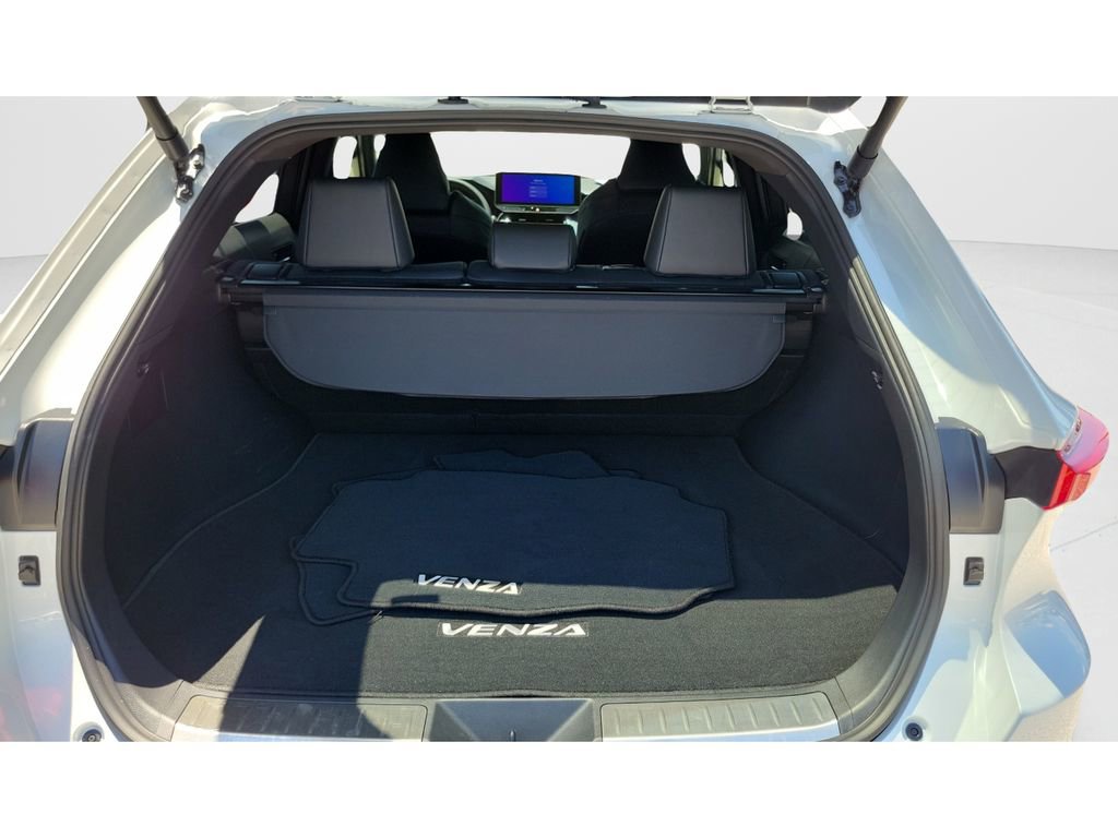 Certified 2024 Toyota Venza XLE AWD/4WD image 9