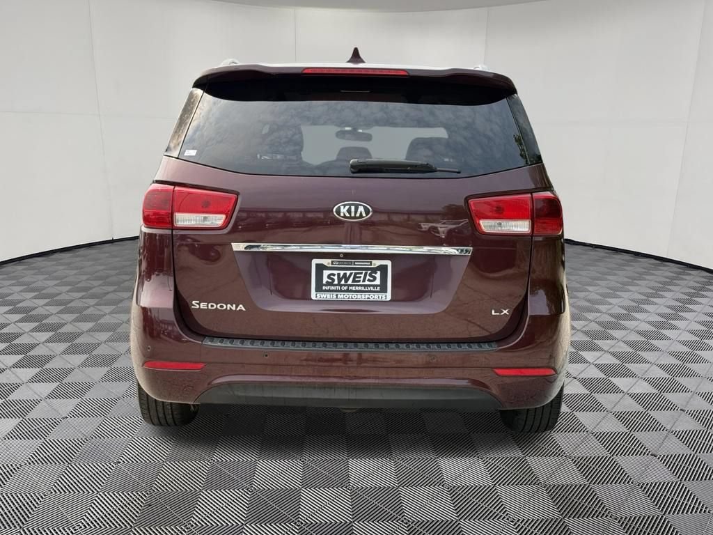 Used 2016 Kia Sedona LX w/ LX Convenience Package FWD image 7