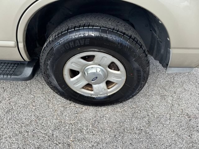 Used 2004 Ford Explorer XLT AWD/4WD image 15