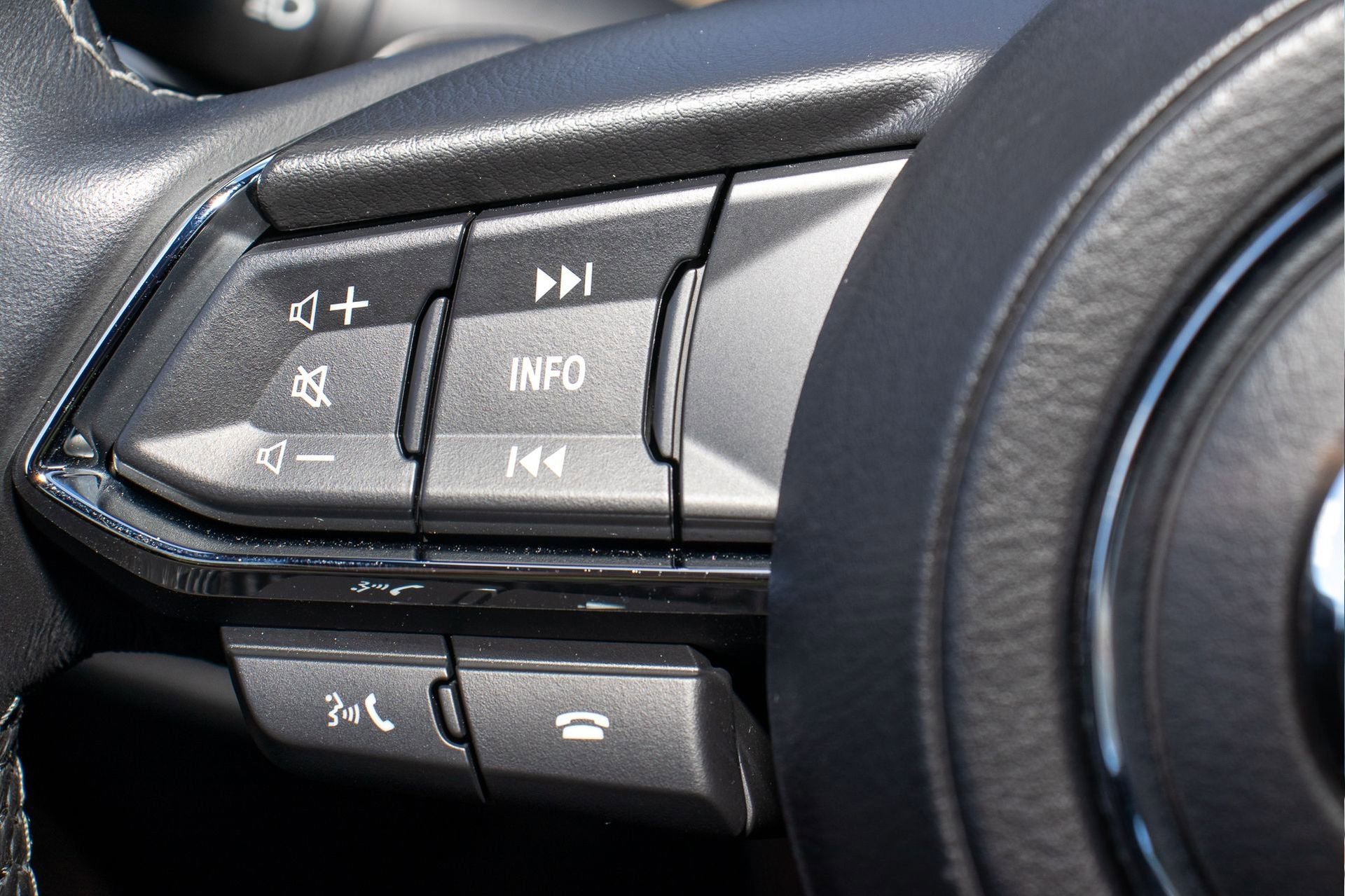 Used 2025 MAZDA CX-5 Signature image 29