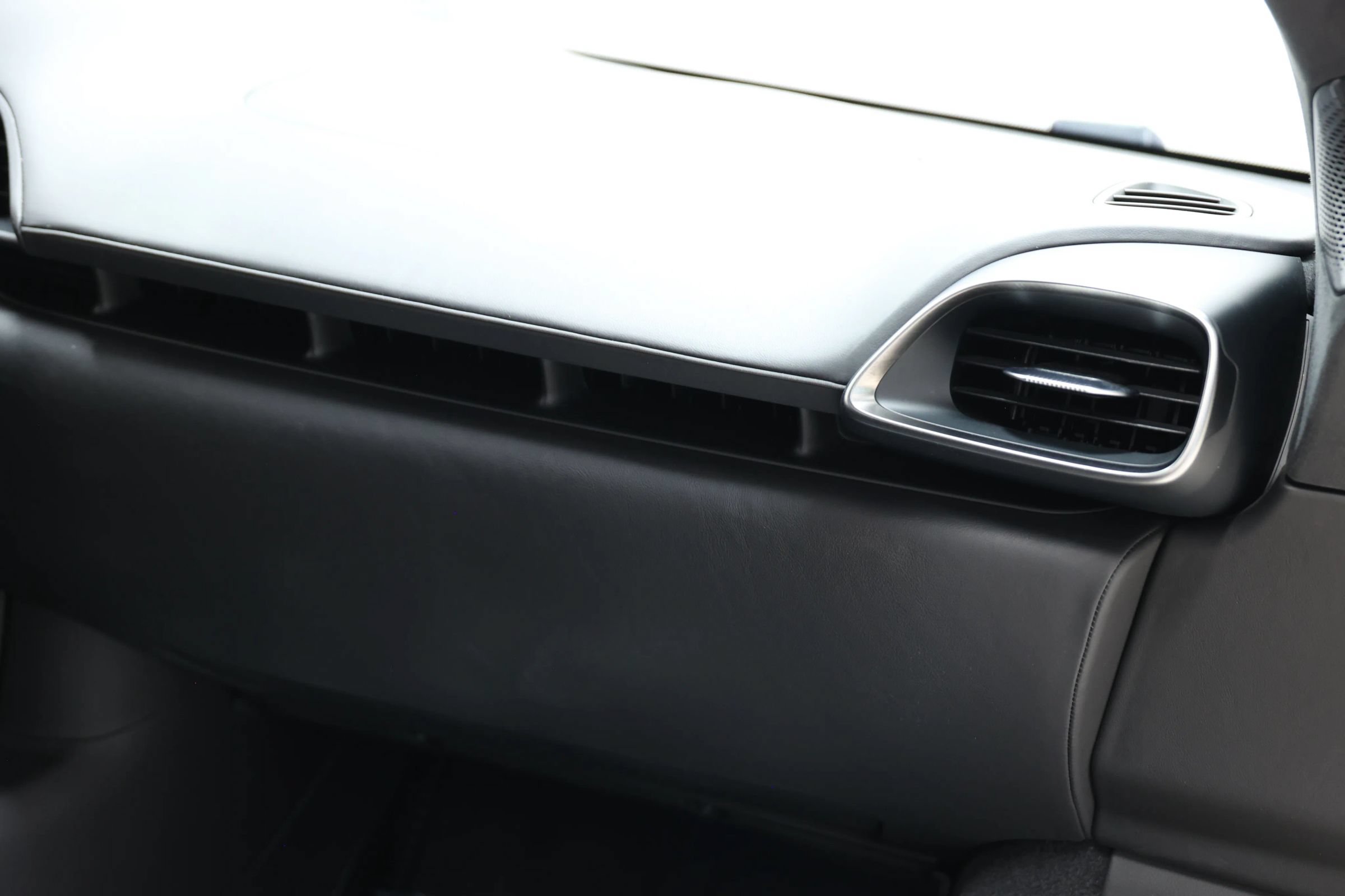Used 2023 McLaren Artura RWD image 81
