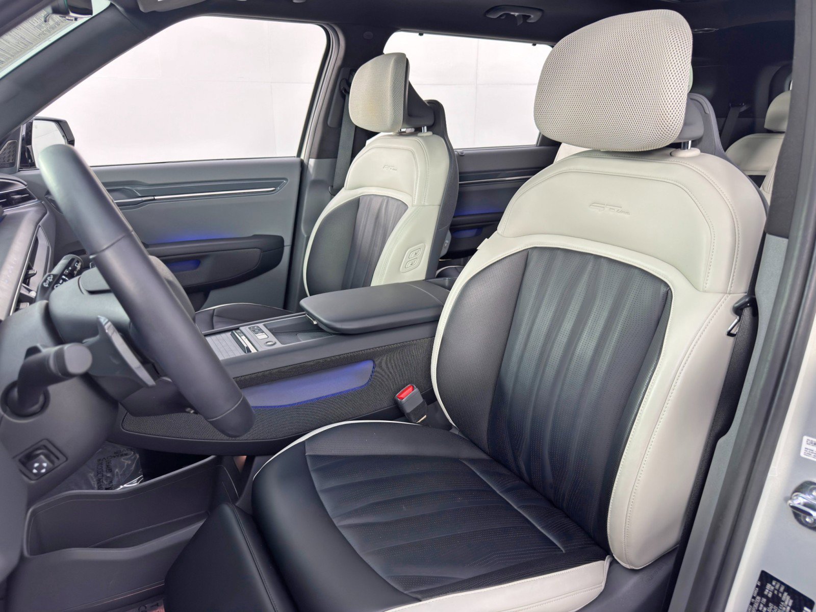 Used 2024 Kia EV9 GT-Line image 42