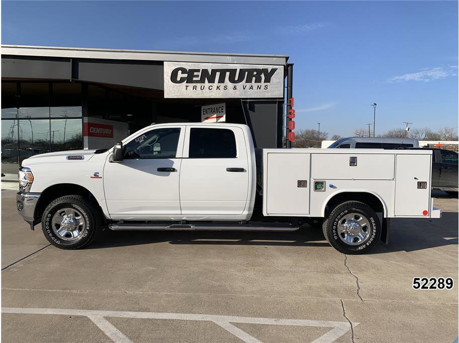 Used 2024 RAM 2500 Tradesman w/ Chrome Appearance Group AWD/4WD image 4