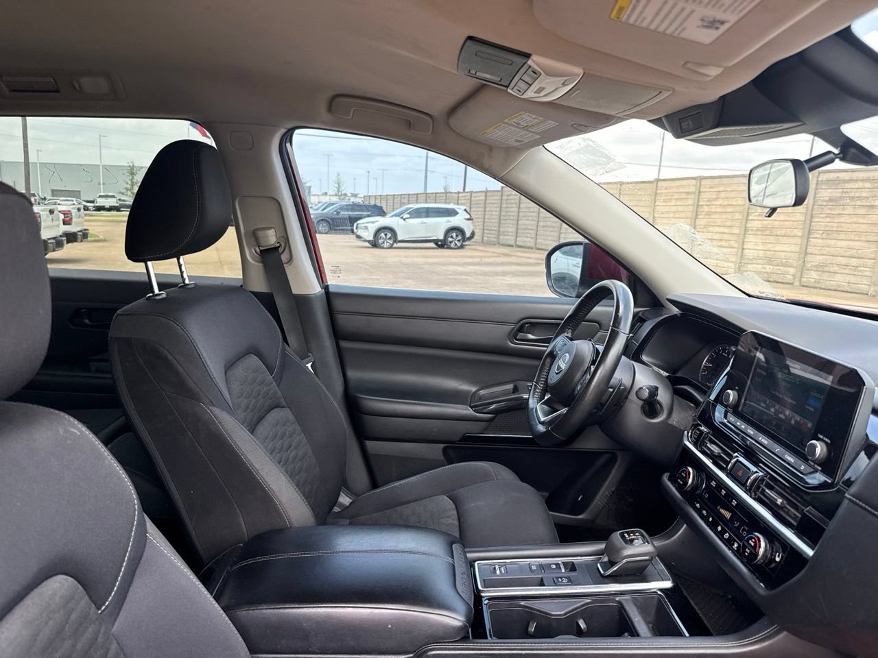 Certified 2023 Nissan Pathfinder SV w/ Lighting Package (N92) FWD image 27