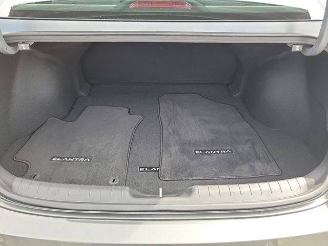 Certified 2025 Hyundai Elantra SEL image 22