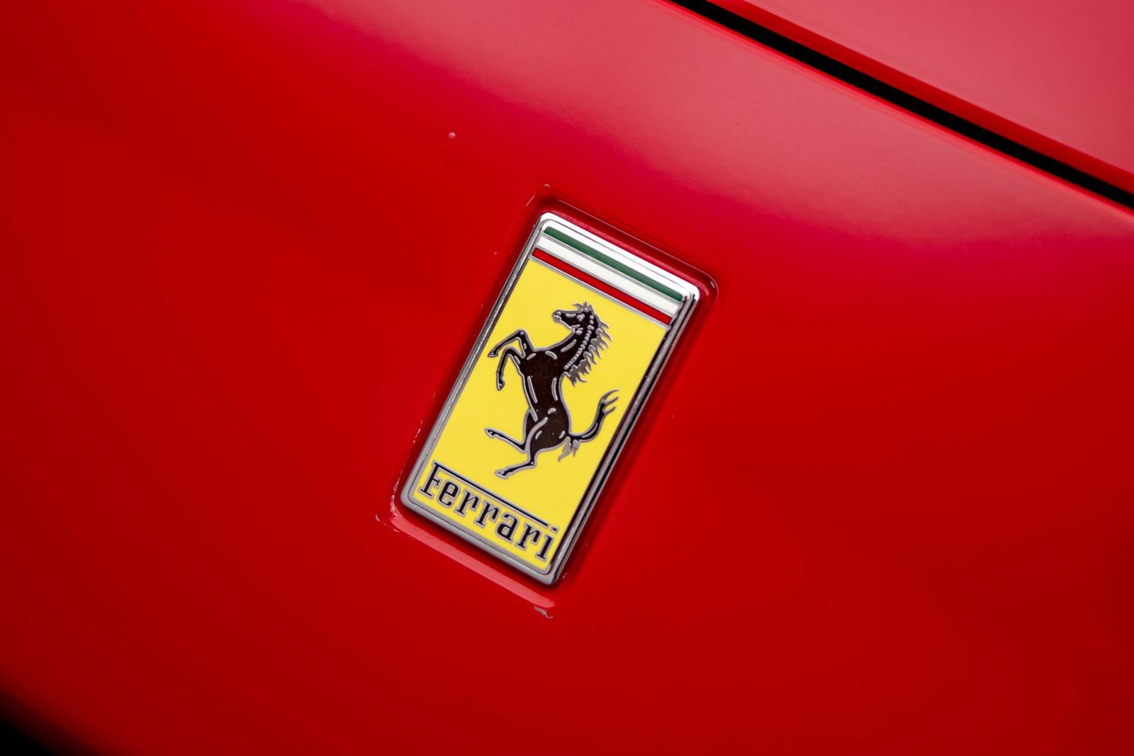 Used 2022 Ferrari F8 Tributo image 40
