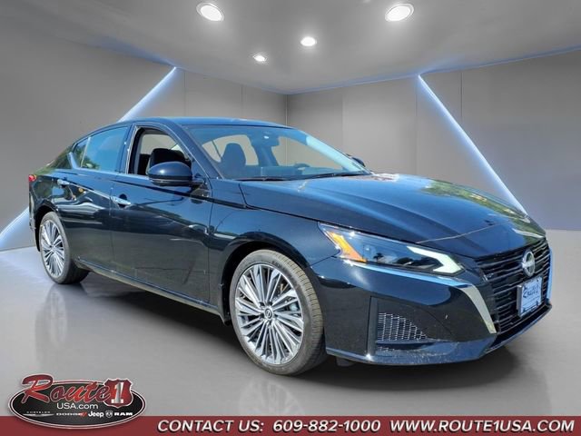 Used 2025 Nissan Altima 2.5 SL FWD image 1