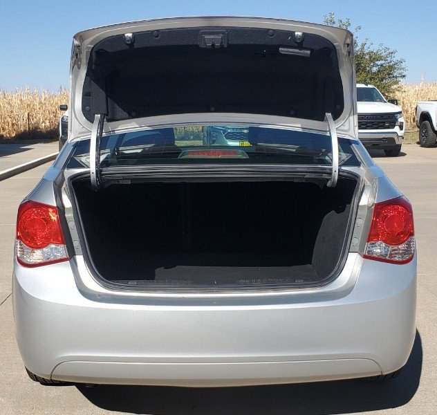 Used 2016 Chevrolet Cruze LT image 9